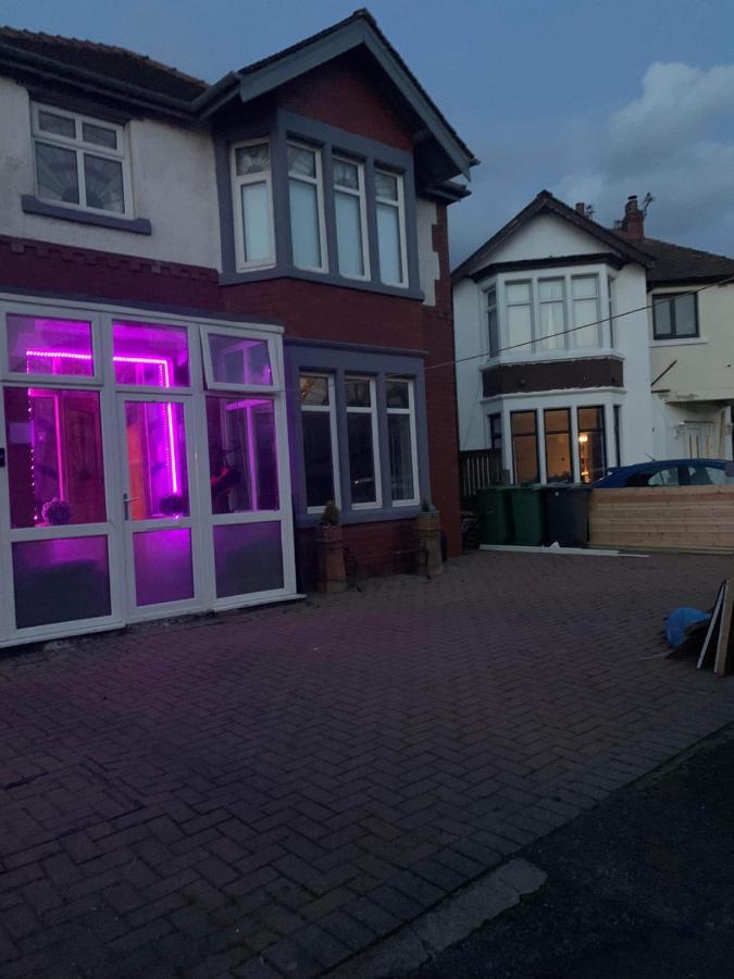 Family Holiday Home ブラックプール エクステリア 写真