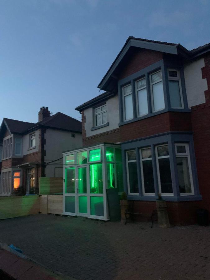 Family Holiday Home ブラックプール エクステリア 写真